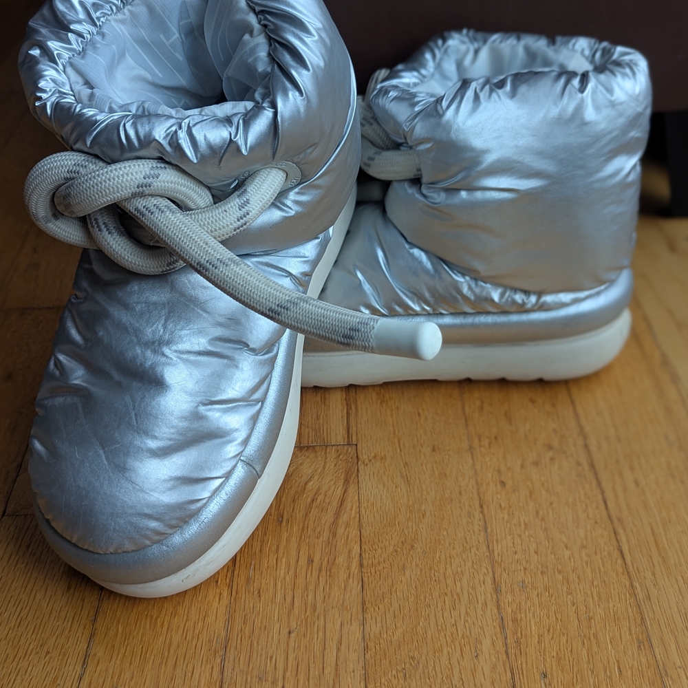 Kids Silver Puffer Ugg Boots